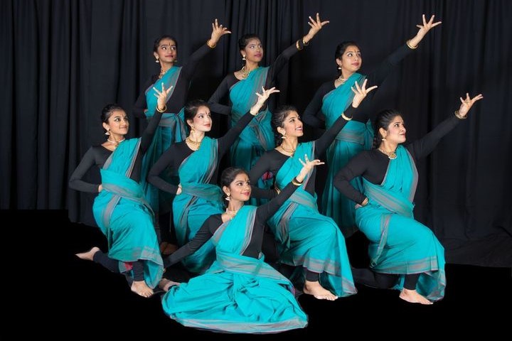 Anjali dancers in blue practice sarees (1)